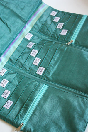 Della Q Interchangeable Needle Case